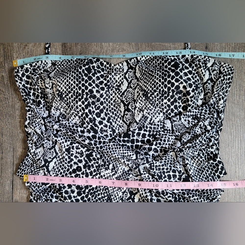 Boston Proper Twist Tummy One-Piece Swimsuit Women's 16 Snake Print Slimming EUC - Picture 6 of 8